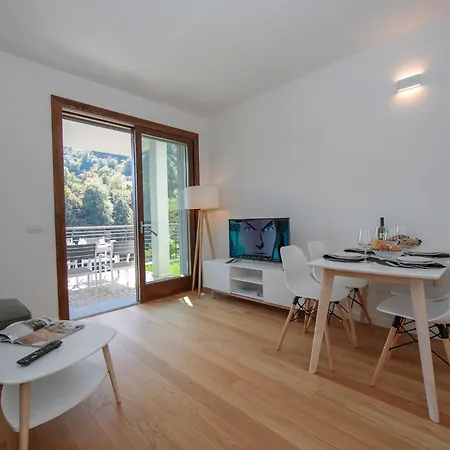 Apartman Argegno Home *