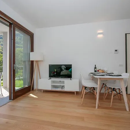 Apartman Argegno Home